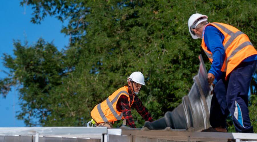 Professional gutter cleaning in Lebanon, VA